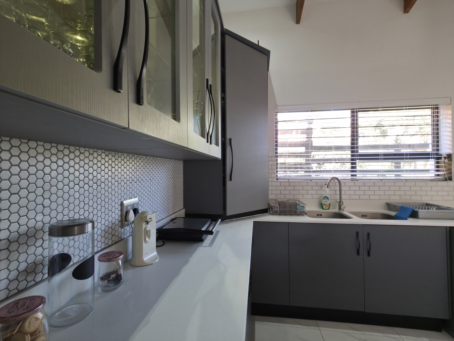4 Bedroom Property for Sale in Noorsekloof Eastern Cape